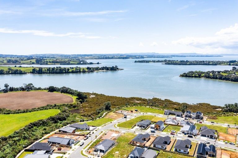 Photo of property in 57 Tahuna Minhinnick Drive, Glenbrook, 2681