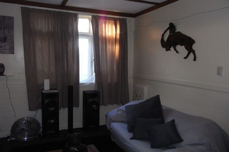 Photo of property in 12a Smale Terrace, Hospital Hill, Napier, 4110