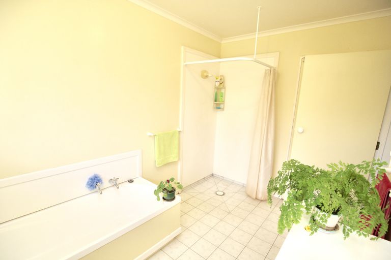 Photo of property in 2 Rata Avenue, Huntly, 3700