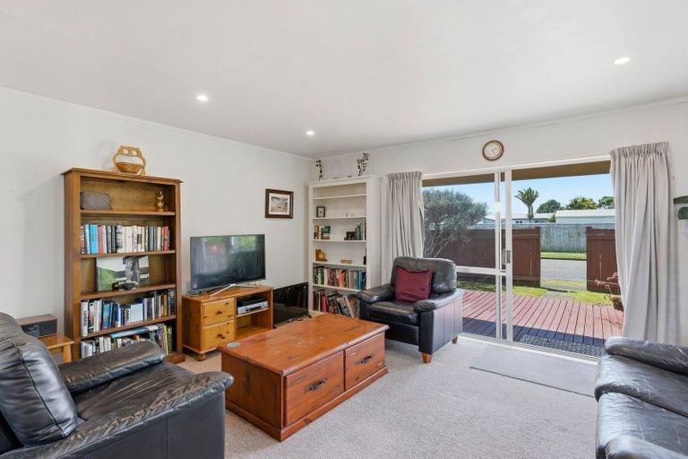 Photo of property in 2 Cargill Street, Levin, 5510
