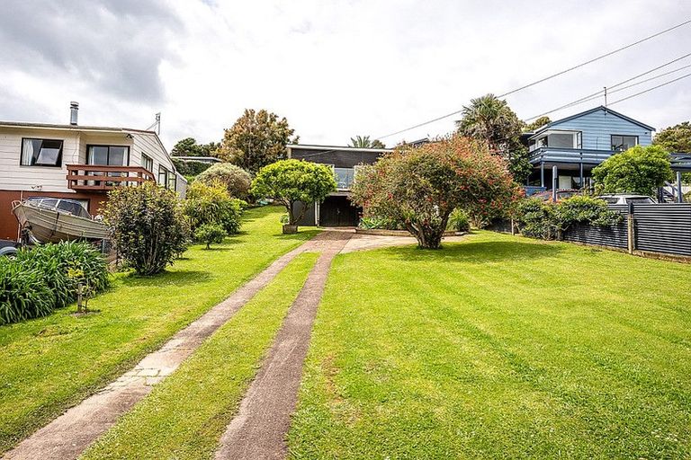 Photo of property in 19 Tetley Road, Surfdale, Waiheke Island, 1081
