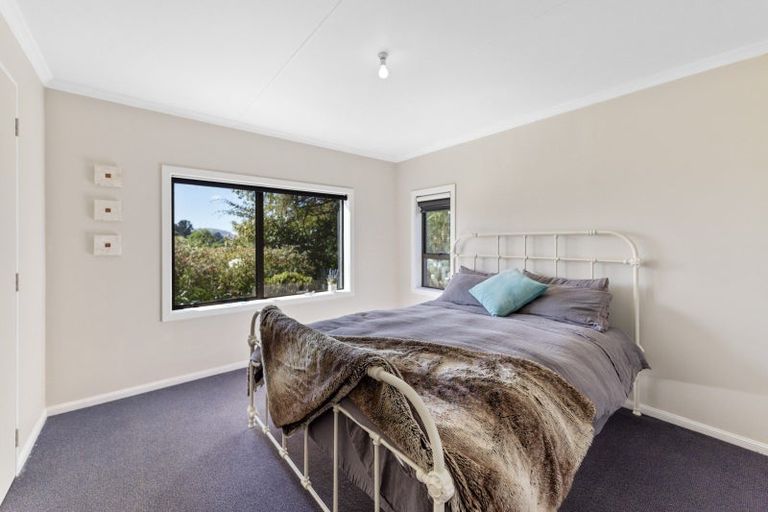 Photo of property in 19 Shandon Street, Roseneath, Port Chalmers, 9023