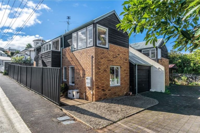Photo of property in 1/2a Spring Street, Devonport, Auckland, 0624