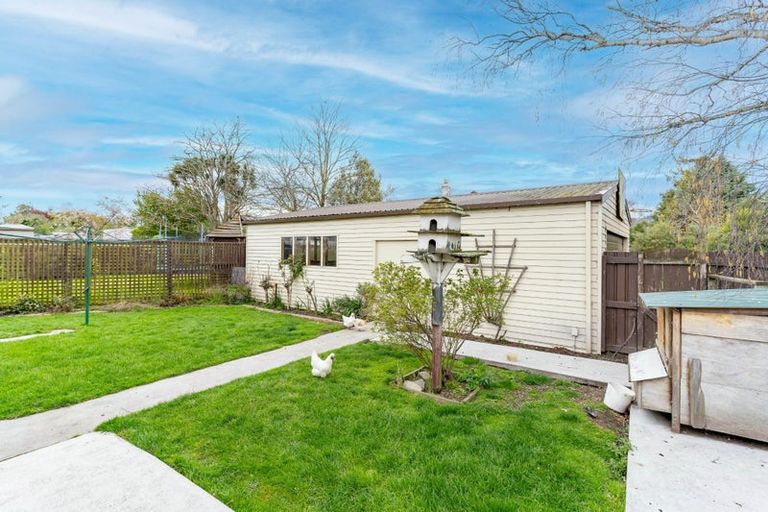 Photo of property in 21 Dryden Street, Milton, 9220