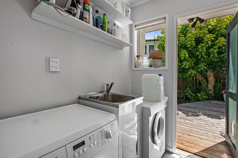 Photo of property in 1/30 Wilkinson Way, Browns Bay, Auckland, 0630