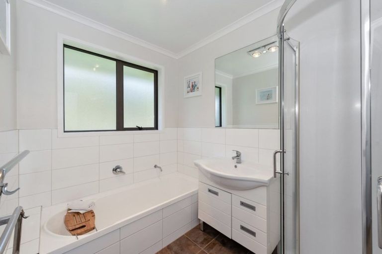 Photo of property in 8 Cleeve Close, Huntington, Hamilton, 3210