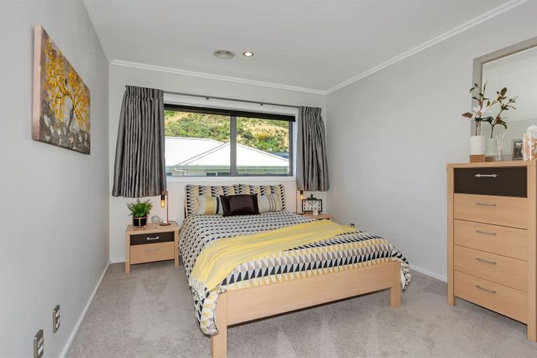 Photo of property in 72 Endeavour Drive, Whitby, Porirua, 5024