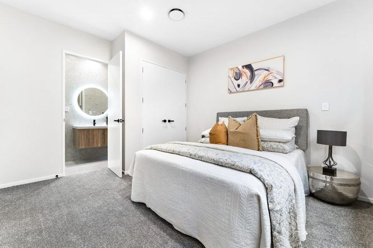 Photo of property in 6 La Bella Road, Hobsonville, Auckland, 0616