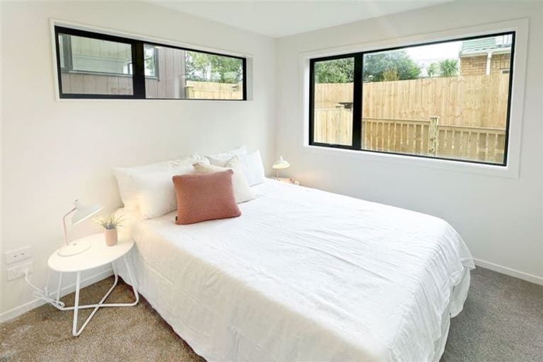 Photo of property in 10/9 Schnapper Rock Road, Greenhithe, Auckland, 0632