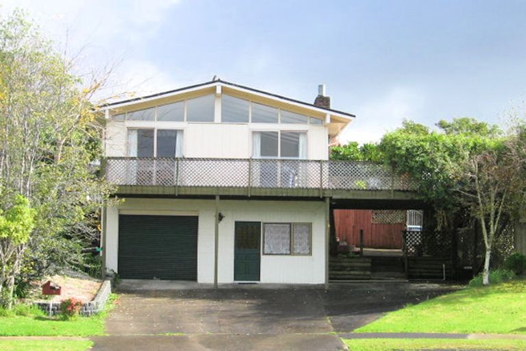 Photo of property in 12 Sirius Place, Botany Downs, Auckland, 2010