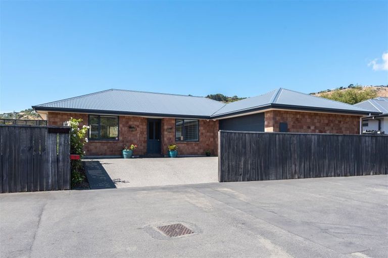 Photo of property in 19 Hamlet Lane, Heathcote Valley, Christchurch, 8022