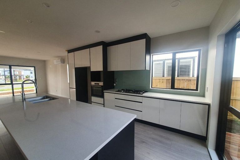 Photo of property in 12 Weri Road, Karaka, Papakura, 2113