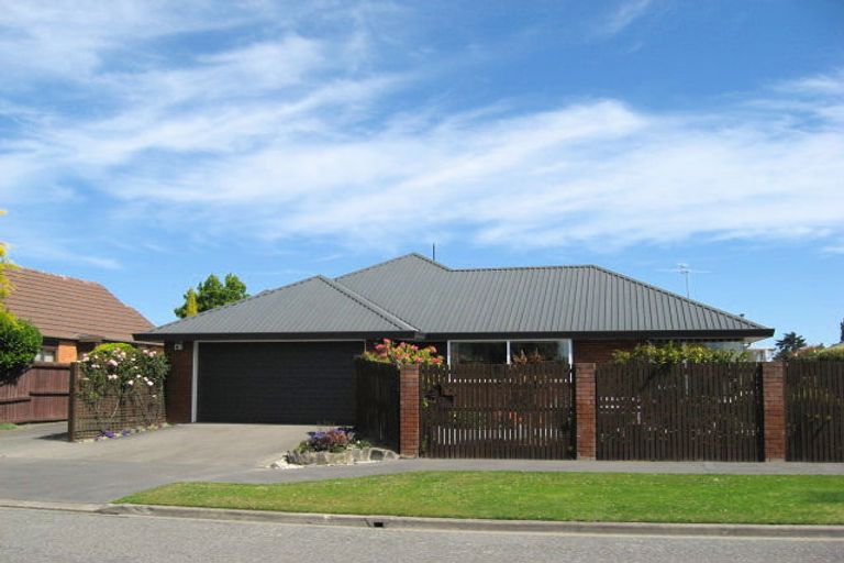 Photo of property in 2/64 Apsley Drive, Avonhead, Christchurch, 8042