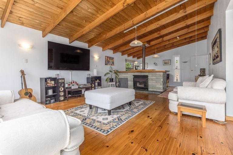 Photo of property in 5 Miro Road, Raumati South, Paraparaumu, 5032