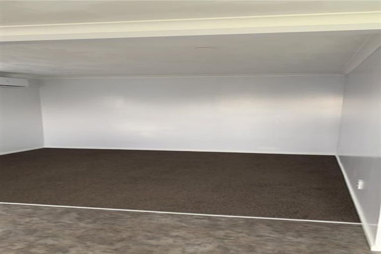 Photo of property in 160 Cornfoot Street, Castlecliff, Whanganui, 4501