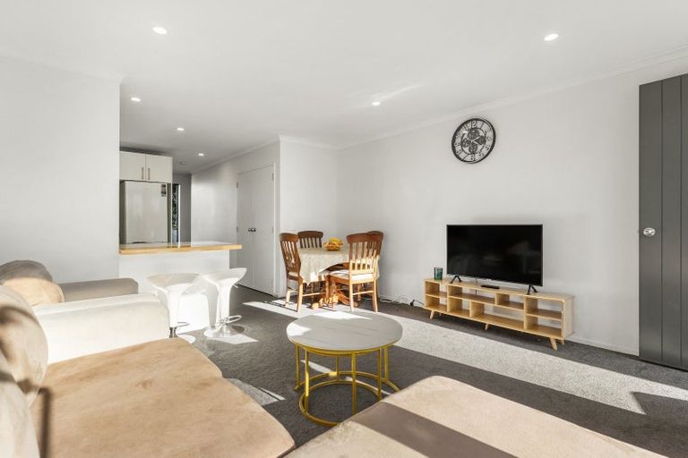 Photo of property in 18 Bellbird Street, Papakura, 2110