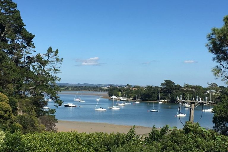 Photo of property in 18 Rahui Road, Greenhithe, Auckland, 0632