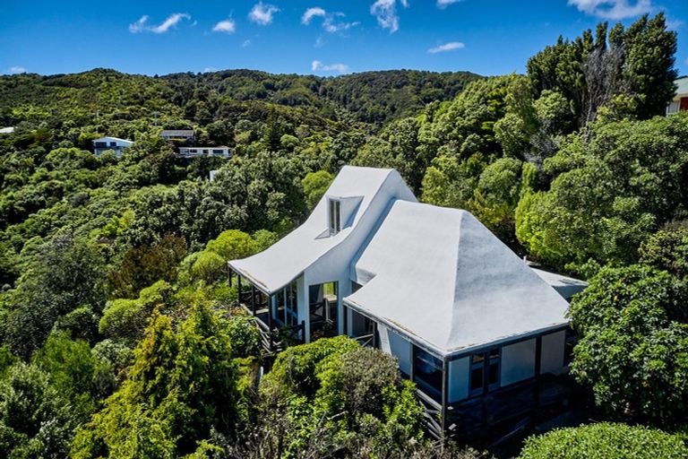 Photo of property in 65 Howard Road, Point Howard, Lower Hutt, 5013