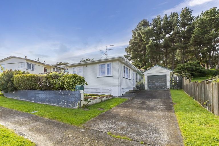 Photo of property in 74 Arahura Crescent, Waitangirua, Porirua, 5024