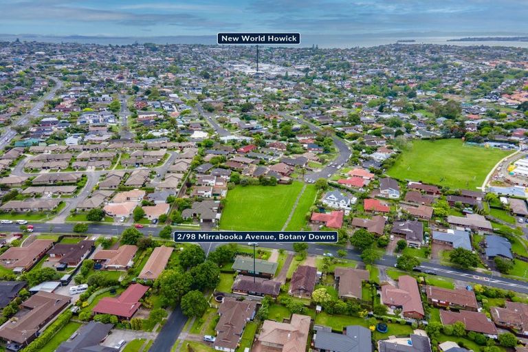 Photo of property in 2/98 Mirrabooka Avenue, Botany Downs, Auckland, 2010