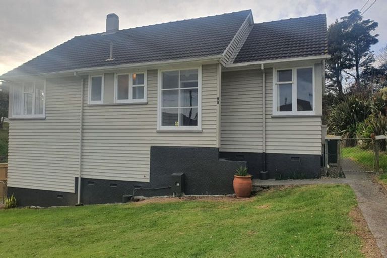 Photo of property in 98 Cook Street, Marfell, New Plymouth, 4310
