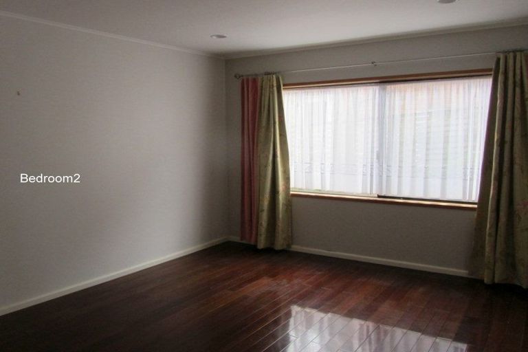 Photo of property in 8 Carrowmore, Pinehill, Auckland, 0632