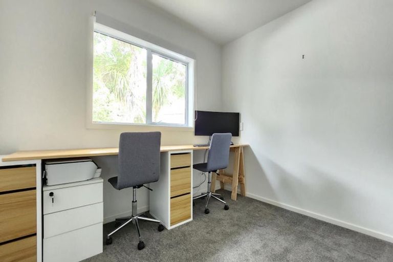 Photo of property in 59c Larsen Crescent, Tawa, Wellington, 5028