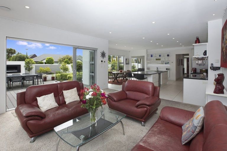 Photo of property in 2 Matisse Place, Burnside, Christchurch, 8053