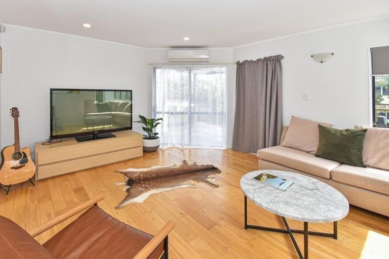 Photo of property in 113 Carnoustie Drive, Wattle Downs, Auckland, 2103