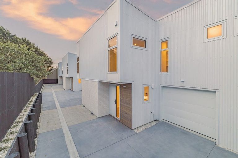 Photo of property in 2/12 Fleming Street, North New Brighton, Christchurch, 8083