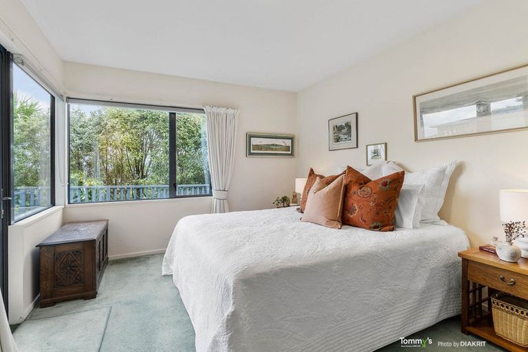 Photo of property in 10 Shalimar Crescent, Khandallah, Wellington, 6035