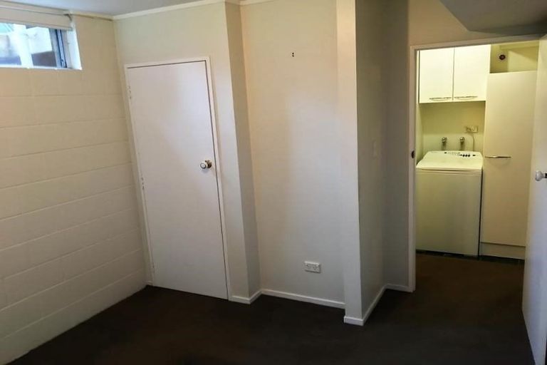Photo of property in 4 Freshney Place, Hillpark, Auckland, 2102