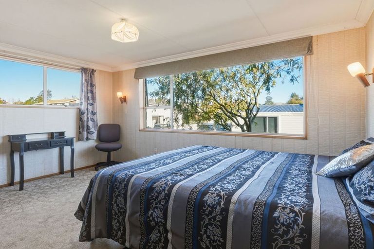 Photo of property in 16 Burraness Street, Palmerston, 9430
