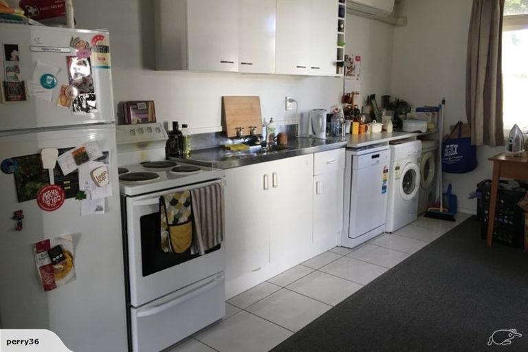 Photo of property in 11h Britannia Street, Petone, Lower Hutt, 5012