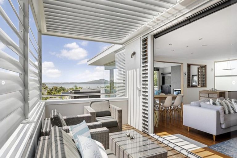 Photo of property in 2/55 Parr Terrace, Castor Bay, Auckland, 0620