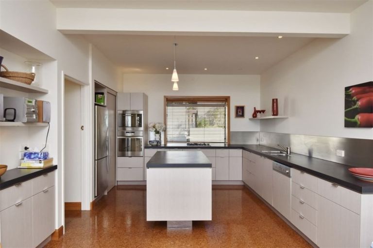 Photo of property in 75 Moncks Spur Road, Redcliffs, Christchurch, 8081