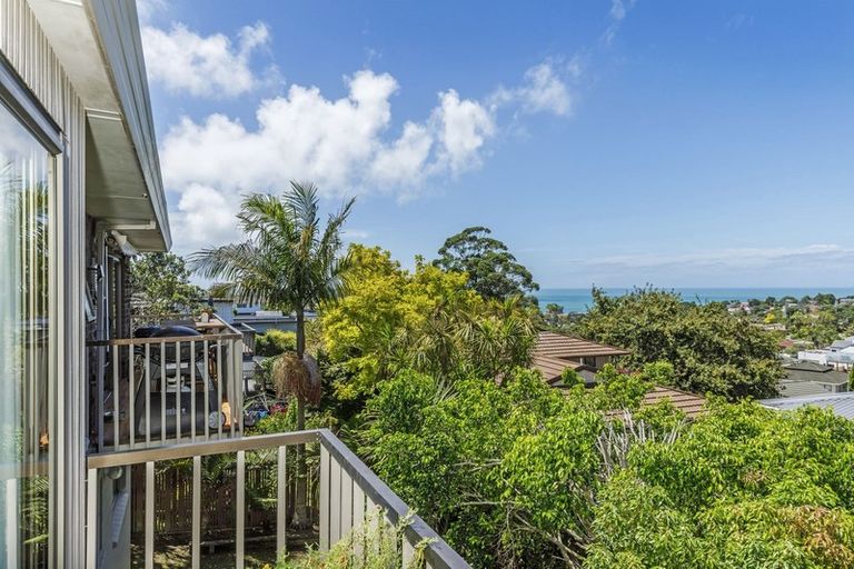 Photo of property in 1/15 Deep Creek Road, Waiake, Auckland, 0630