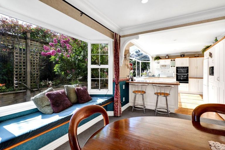 Photo of property in 30 Messenger Terrace, Oakura, 4314