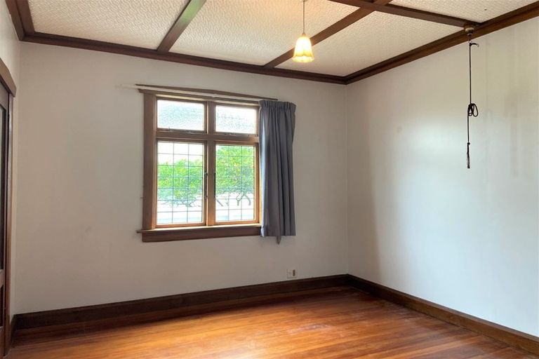 Photo of property in 12 Mangorei Road, Strandon, New Plymouth, 4312