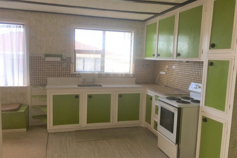 Photo of property in 17 Raleigh Street, Waitara, 4320