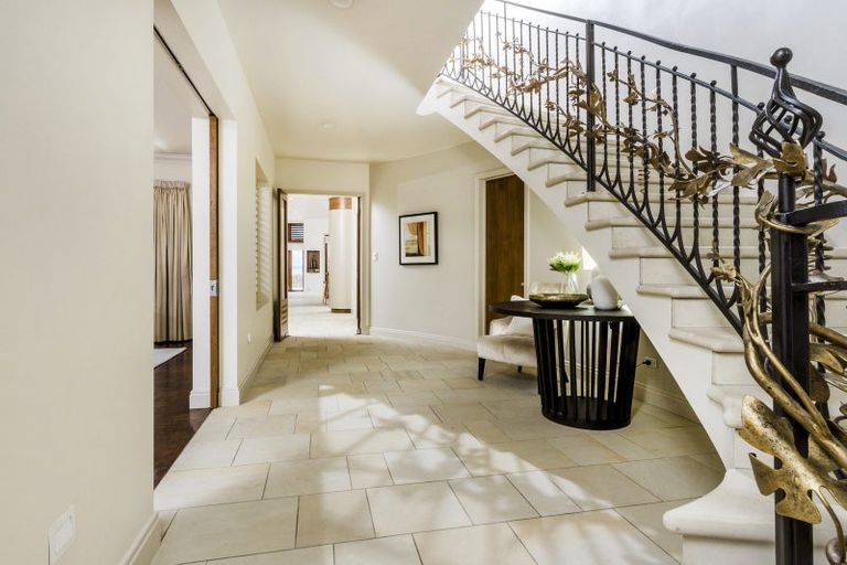 Photo of property in 3a Holiday Road, Milford, Auckland, 0620