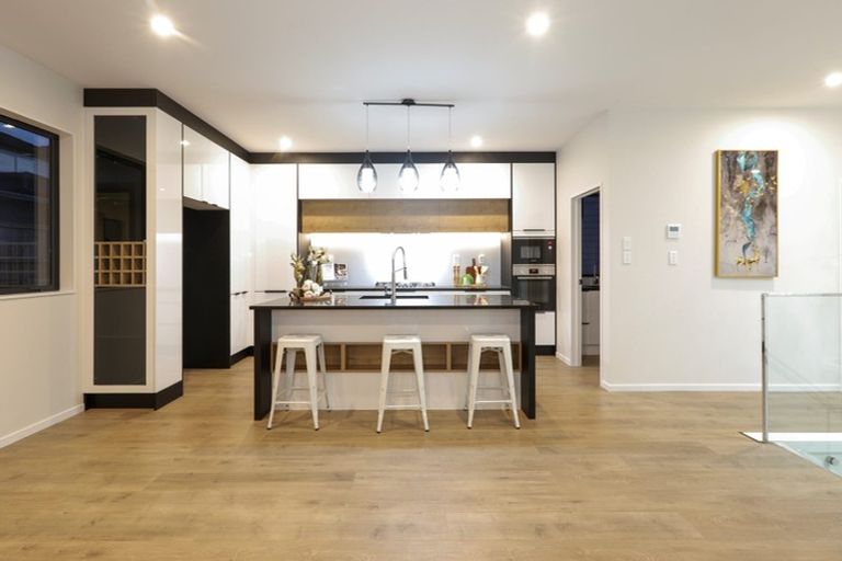 Photo of property in 2 Piki Street, Flat Bush, Auckland, 2019