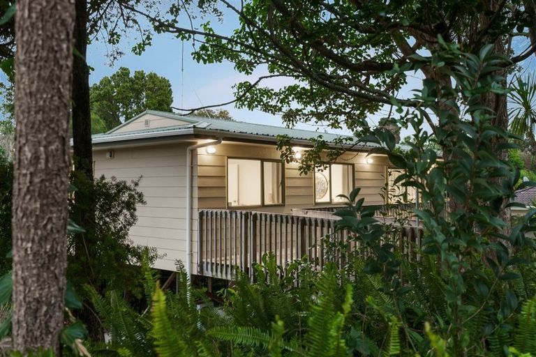 Photo of property in 12a Seaton Road, Murrays Bay, Auckland, 0630