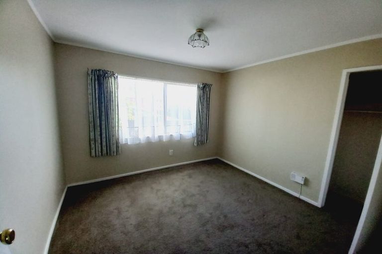 Photo of property in 2/65 Golf Road, New Lynn, Auckland, 0600