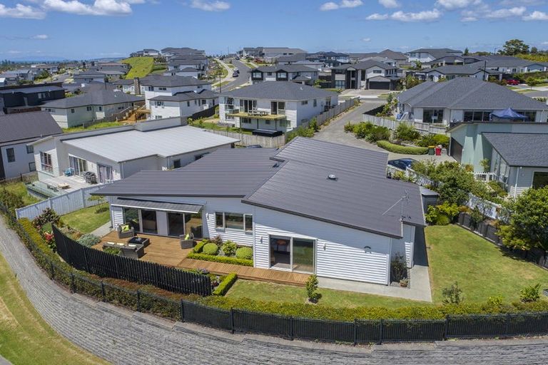 Photo of property in 19 Maka Terrace, Orewa, 0931