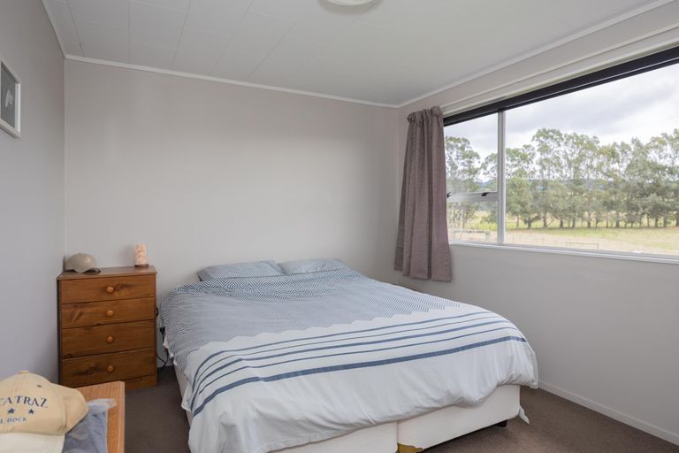 Photo of property in 1 Hollyburn Road, Hampden, 9410