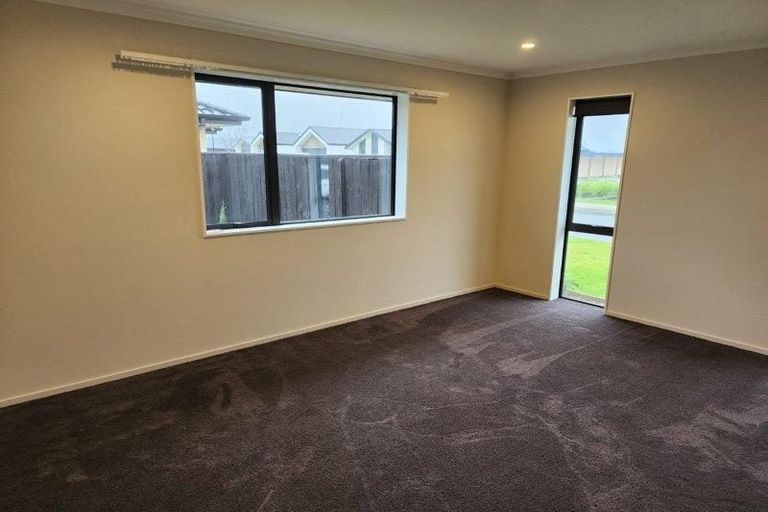 Photo of property in 2 Tara Crescent, Woodend, 7610