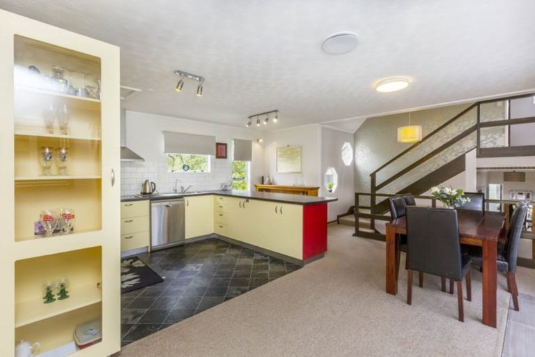 Photo of property in 2 Serenity Grove, Maoribank, Upper Hutt, 5018