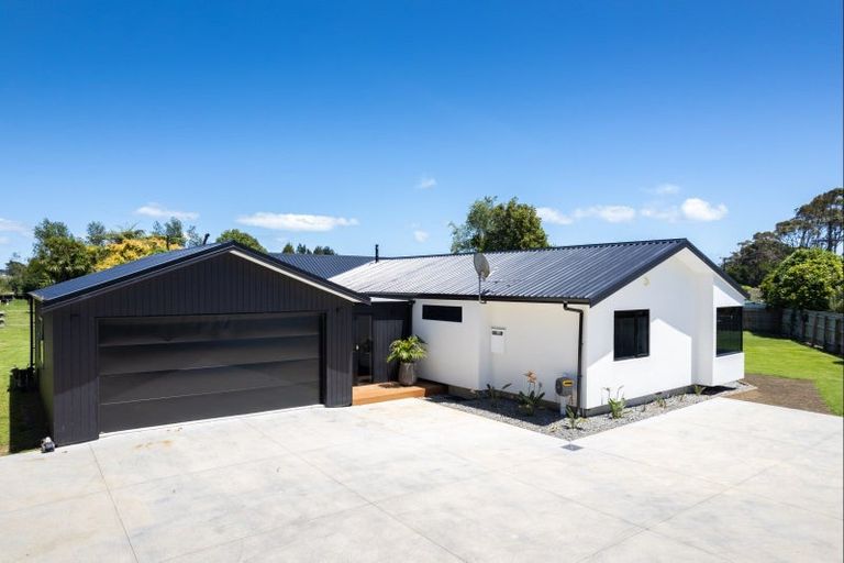 Photo of property in 244 Corbett Road, Paraite, New Plymouth, 4373