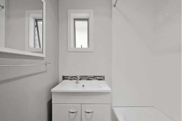 Photo of property in 52 Folkestone Drive, Flaxmere, Hastings, 4120